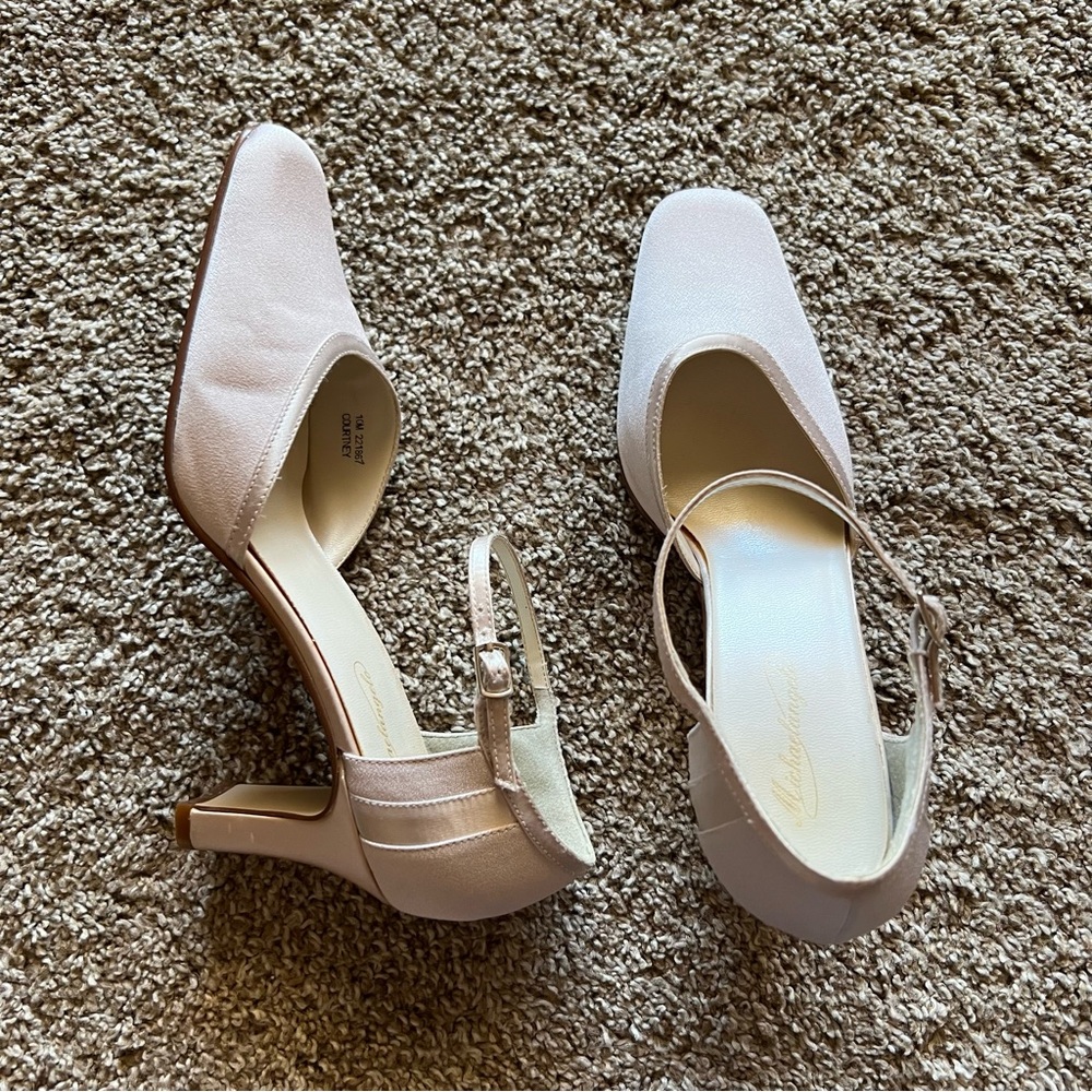 Michaelangelo Ivory Vintage Wedding Heels